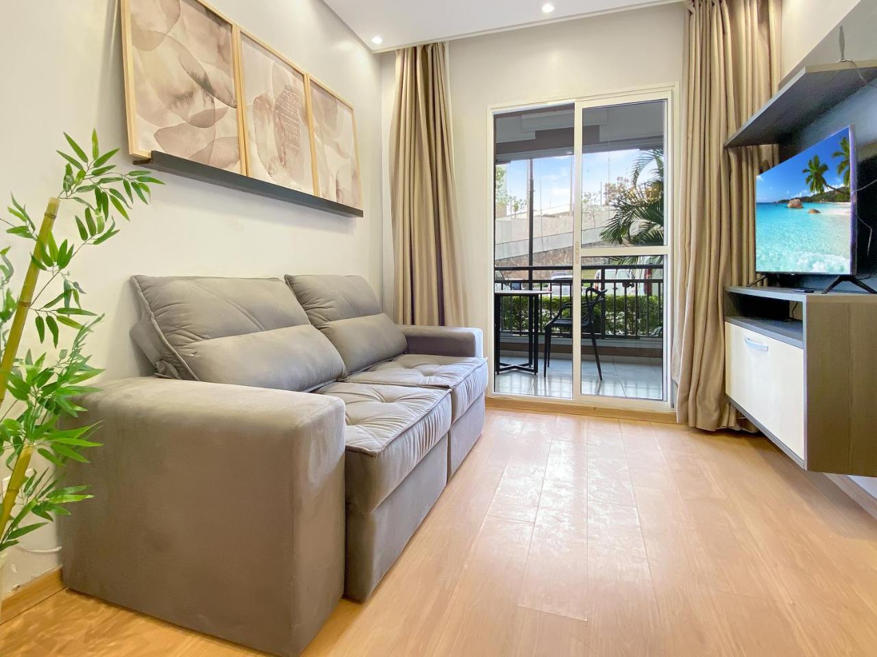 Pool 1 Suite 2 Bedrooms Modern Balcony — 4-Star Luxury Hotel in Carapicuiba, Brasil