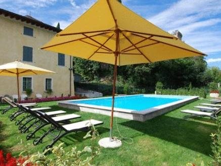 Residence Villa Antica Torre — 4-Star Luxury Hotel in San Felice Del Benaco, Italy