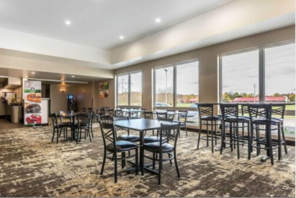 Spark By Hilton Hamburg - photo 22