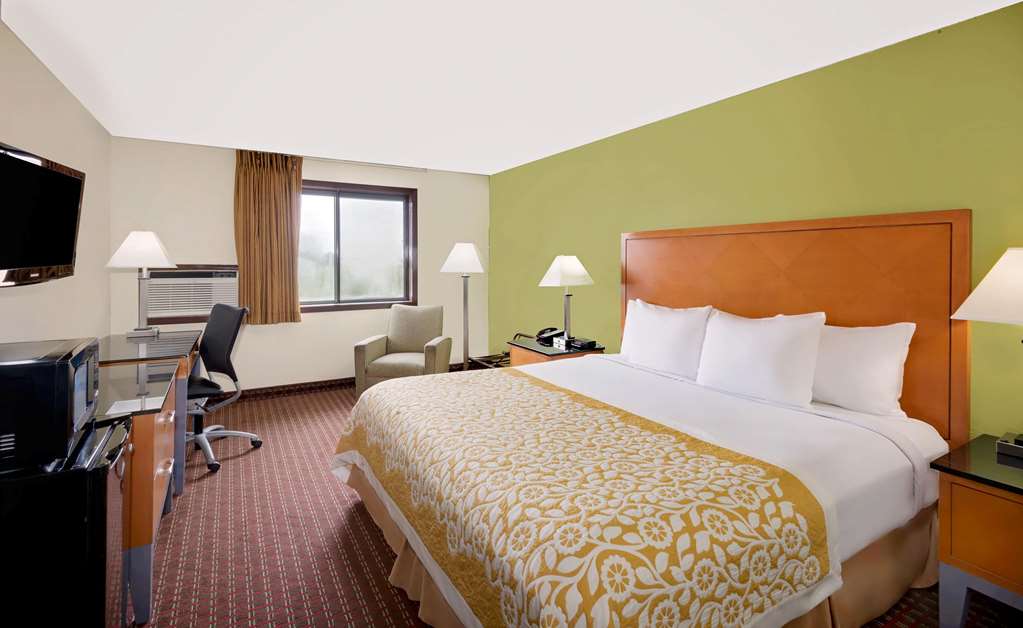 Days Inn by Wyndham Fort Dodge - photo 6