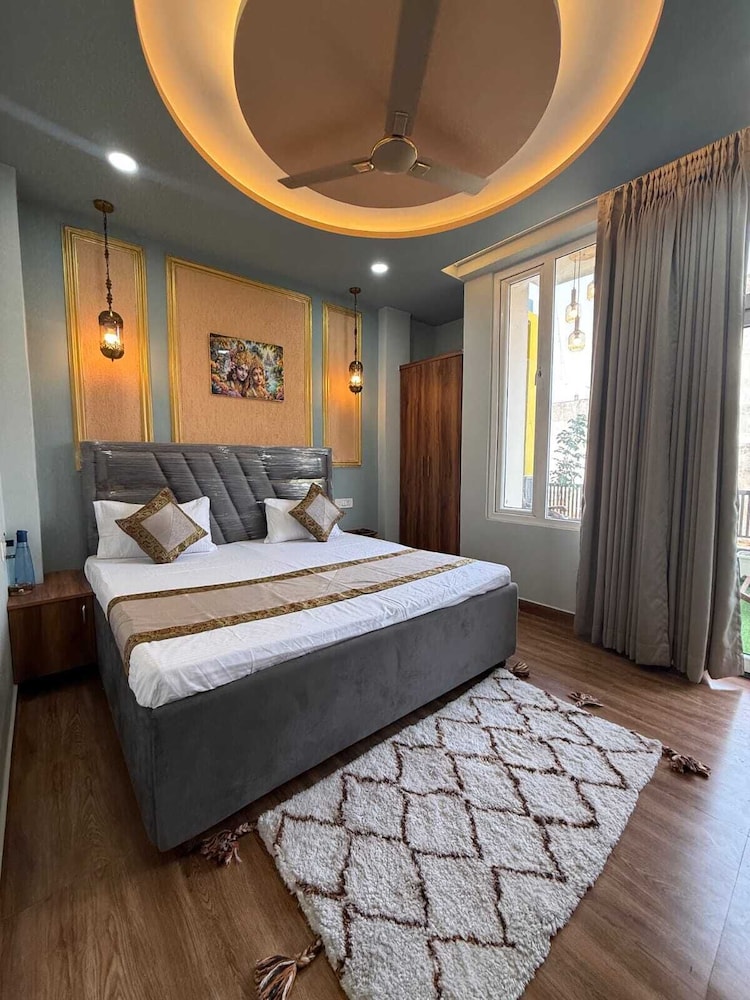 Room Racers - last minute hotel in Varanasi