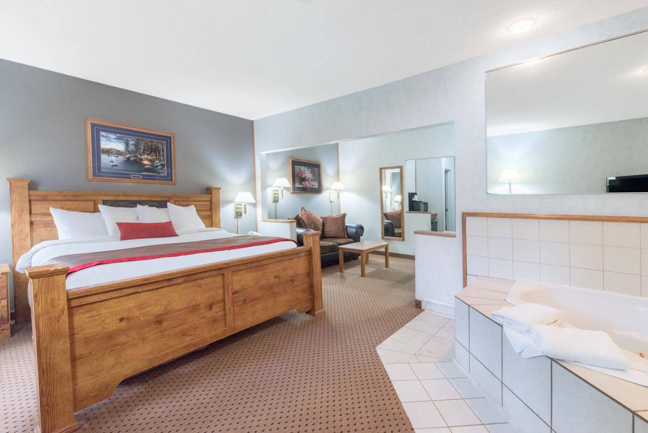 Ramada Limited Bismarck Northeast - photo 8