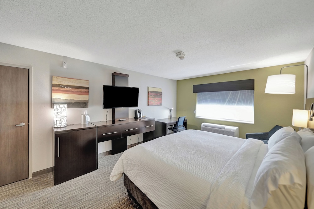 Holiday Inn Express Hotel & Suites Beatrice by IHG - photo 43