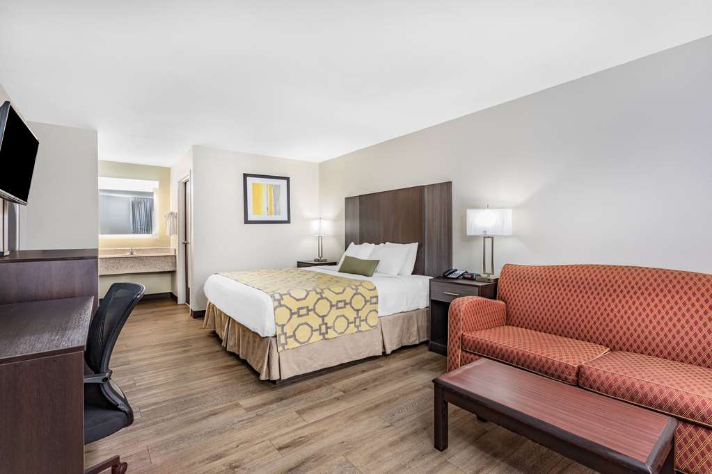 Baymont by Wyndham Midway Tallahassee - photo 32