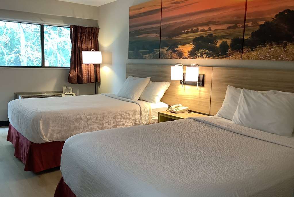 Days Inn by Wyndham Kingdom City - photo 35