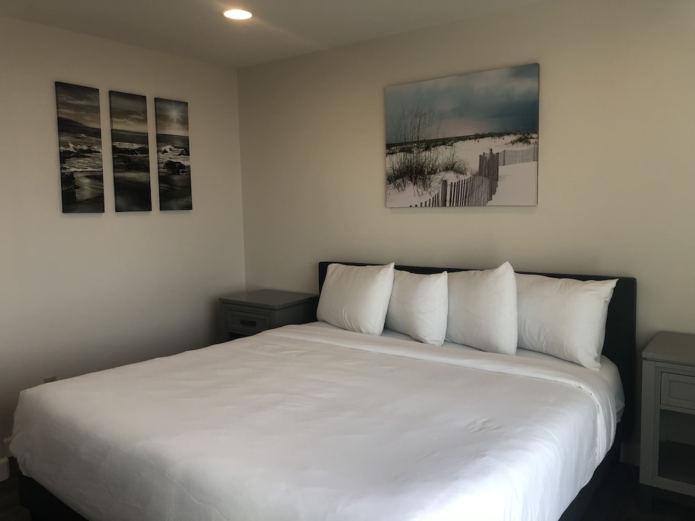 Sailor Jack's Oceanfront Inn - photo 3