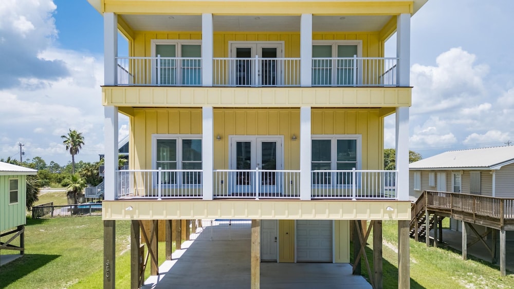 Dreezy's Hideaway by Southern Vacation Rentals — 4-Star Luxury Hotel in Gulf Shores, United States