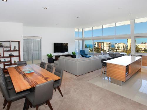 Karmasea 43 - carbon neutral hotel in Alexandra Headland