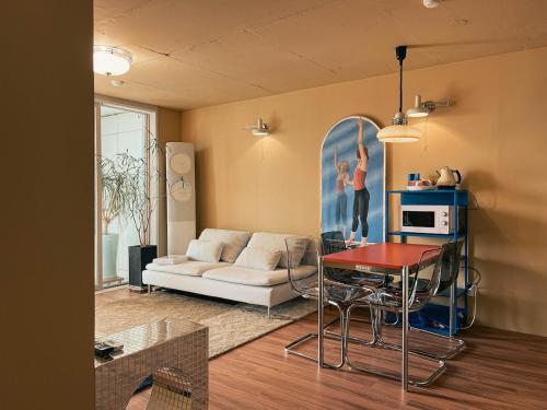 HOME ETC I 1min to Incheon Station I Free parking — 4-Star Luxury Hotel in Incheon, South Korea
