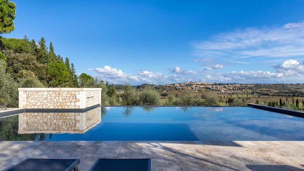 Villa Silvia 10 Emma Villas — 4-Star Luxury Hotel in Terricciola, Italy