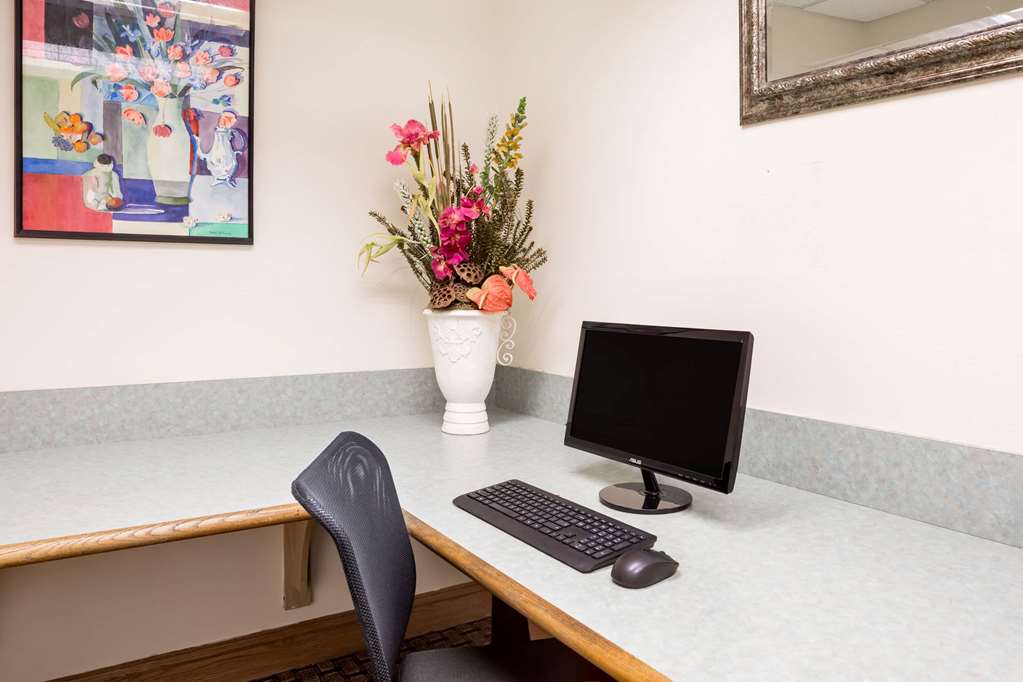 Baymont by Wyndham Fort Myers Airport - photo 16