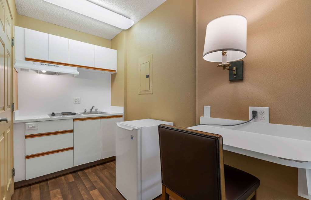 Extended Stay America Suites Sacramento South Natomas - photo 16