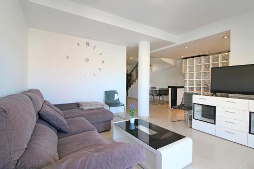 Global Properties Impresionante A tico para 8 personas en Canet d'en Berenguer — 4-Star Luxury Hotel in Canet D'en Berenguer, Spain