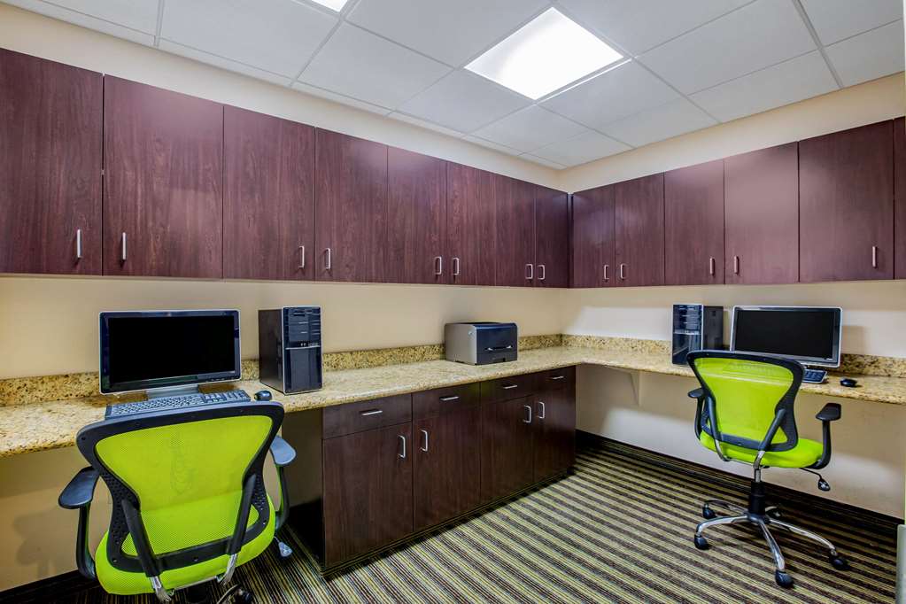 La Quinta Inn & Suites by Wyndham Fowler - photo 54