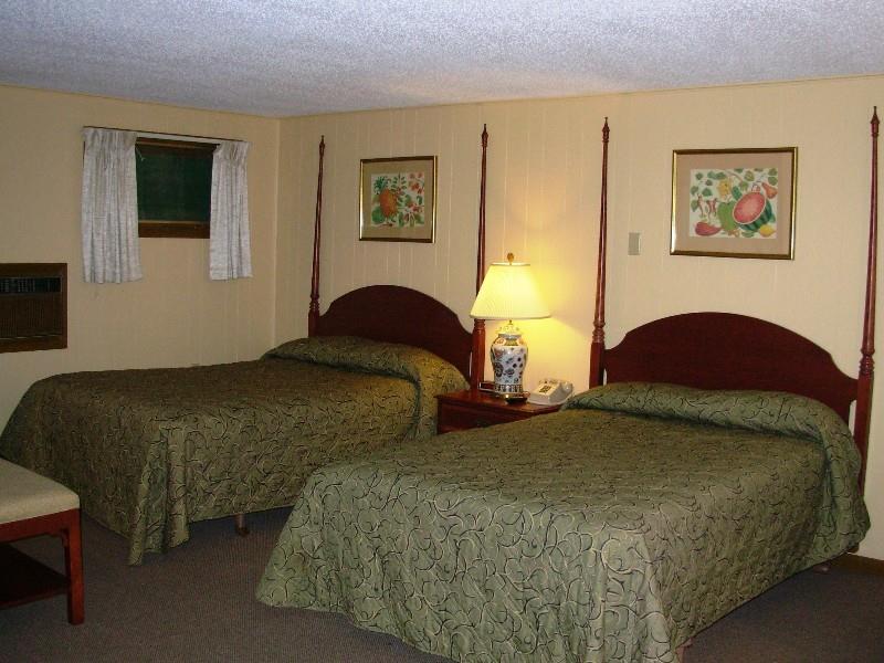 Red Carpet Inn On the Lake - photo 14