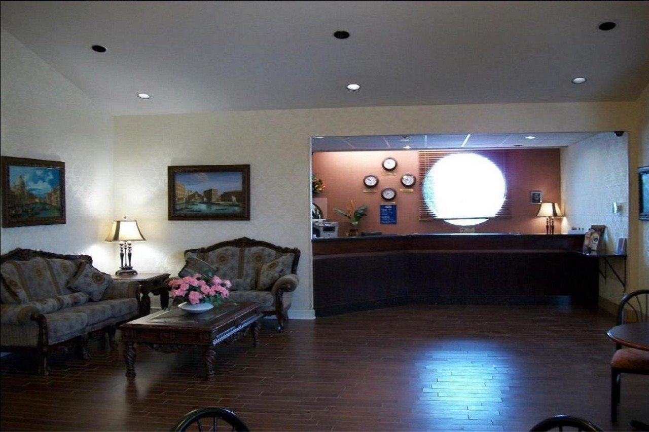 Americas Best Value Inn Romulus Detroit Airport - photo 3