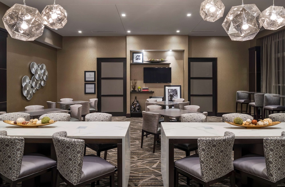 Hampton Inn & Suites Bridgewater - photo 33