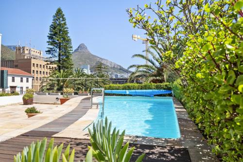 Atlantic Views Luxury 2 Bed with Pool in Sea Point