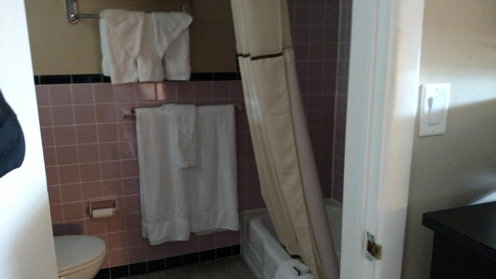 Cocoa Country Inn at Hershey - photo 21