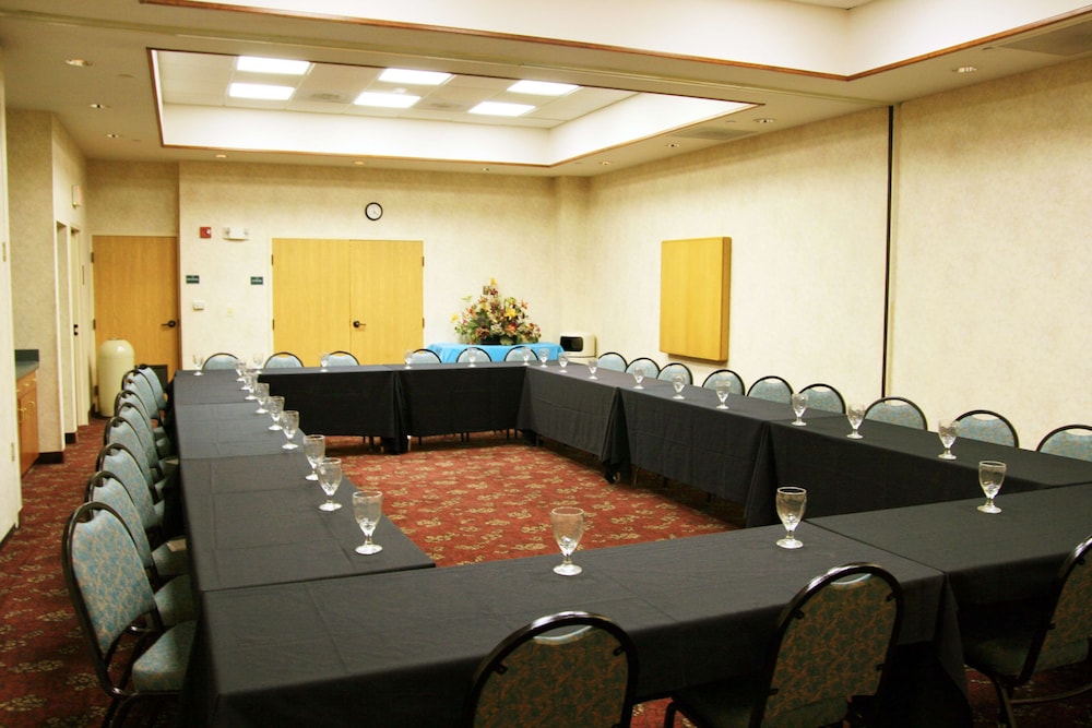 Hampton Inn & Suites Kansas City Merriam - photo 45