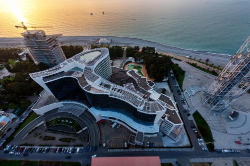 Ocean Breeze Retreat Honeymoon Apartment with Sea View in Porta Batumi Tower
