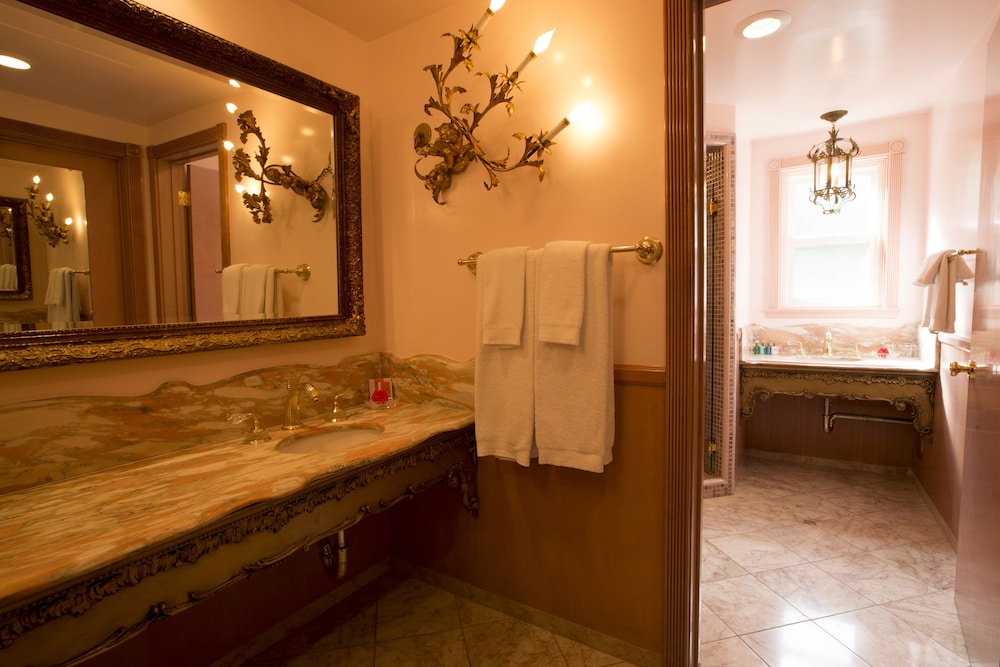 Madonna Inn - photo 276