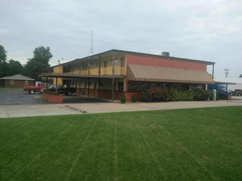 Big Bend Traveler's Inn - photo 4