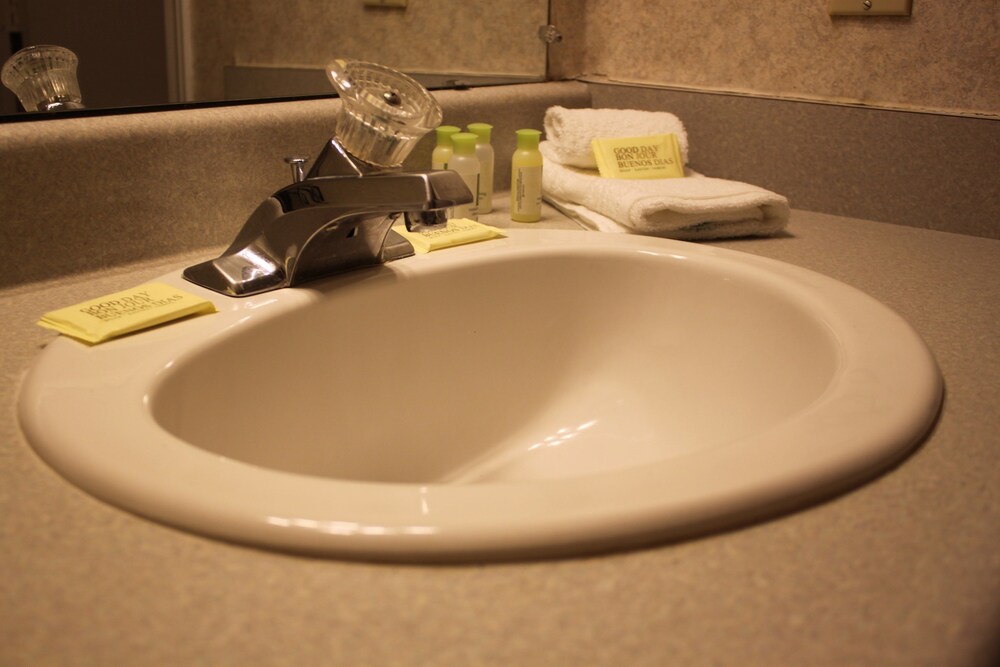 Port of Tacoma Inn - photo 21
