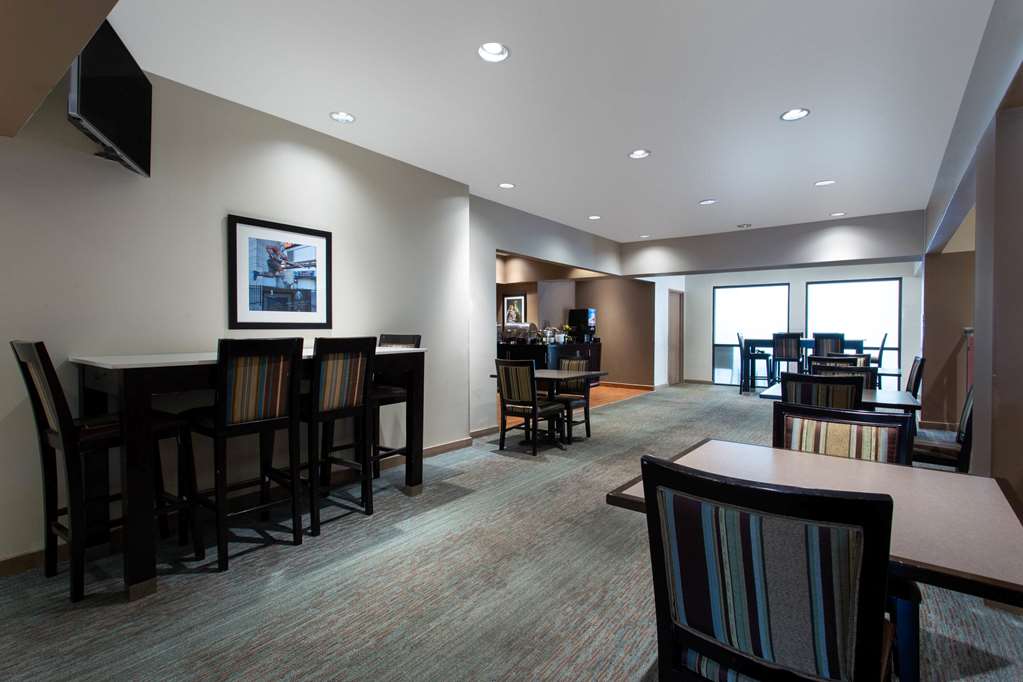 Ramada by Wyndham Glendale Heights Lombard - photo 24
