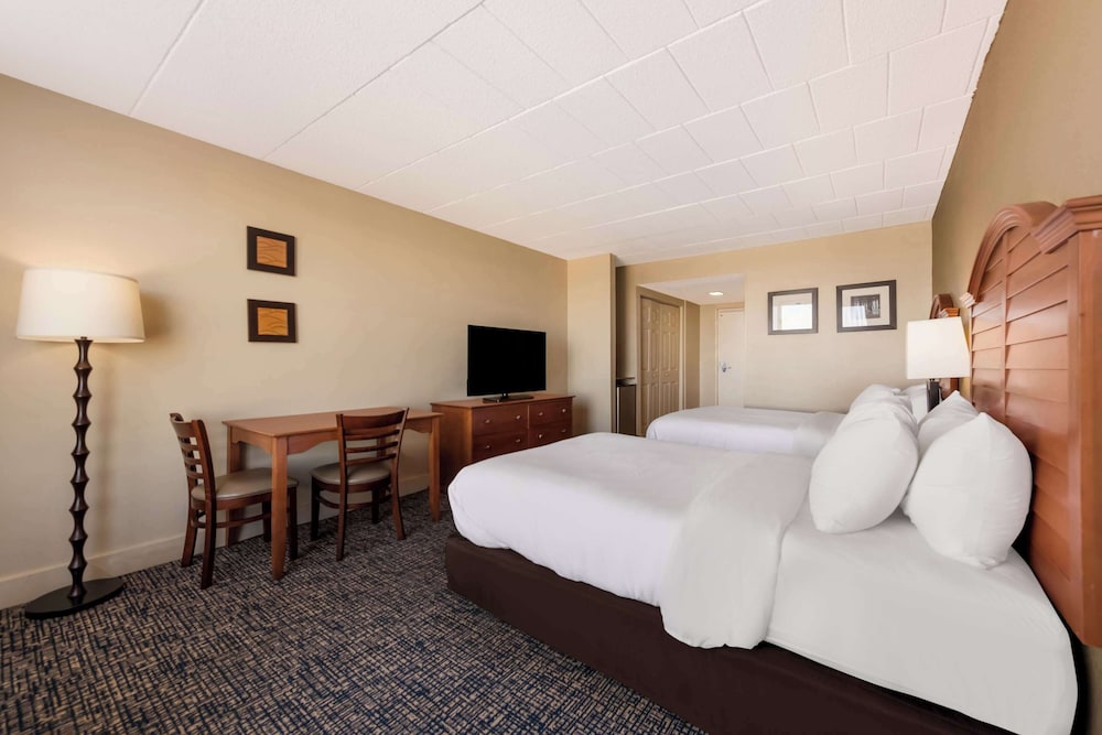 Comfort Inn South Oceanfront - photo 26
