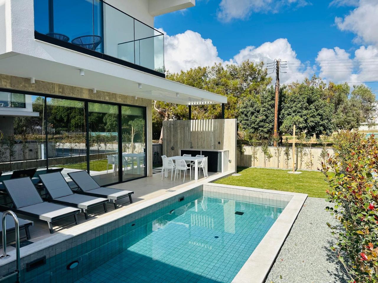 Elysian blue villa 1