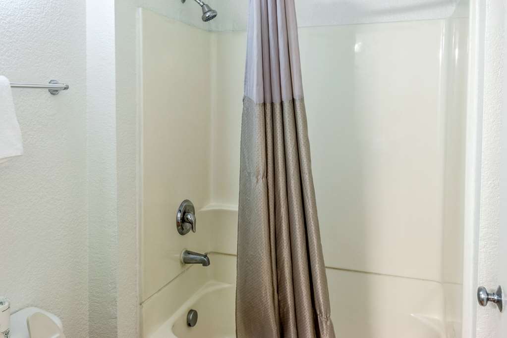 Motel 6 Bakersfield CA East - photo 20