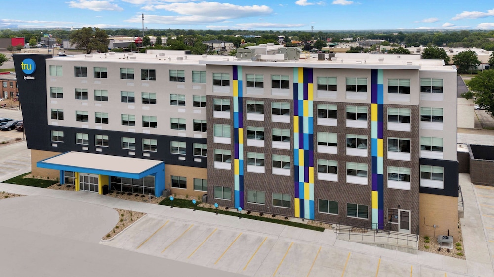 Tru by Hilton Lincoln East - photo 34