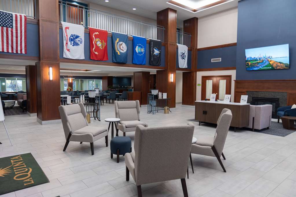 La Quinta Inn & Suites by Wyndham Bannockburn Deerfield - photo 6