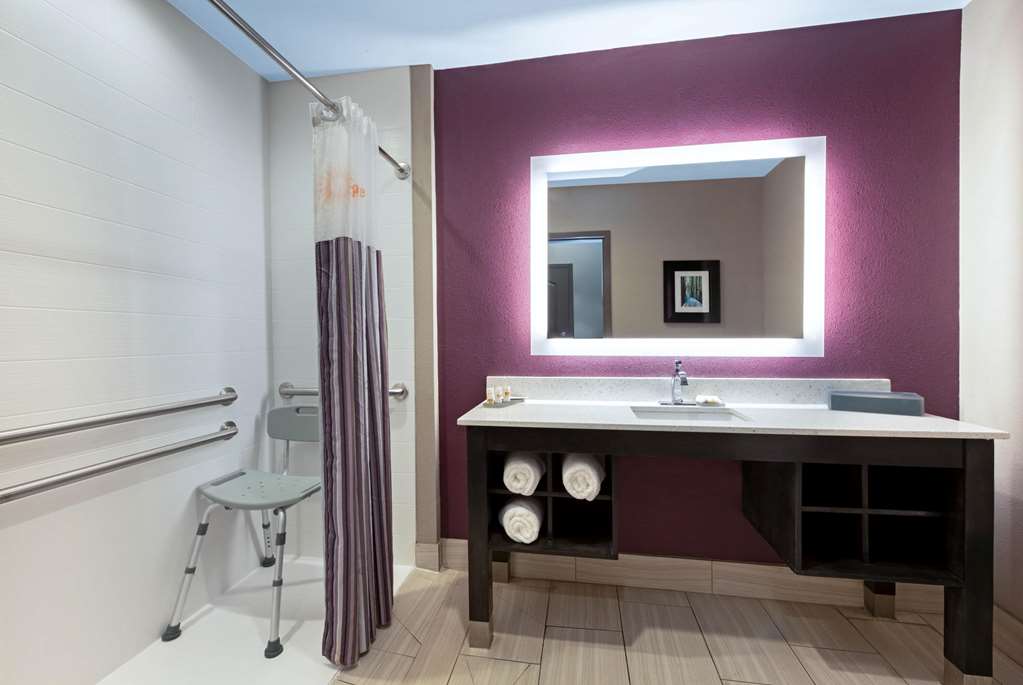 La Quinta Inn & Suites by Wyndham West Monroe - photo 9