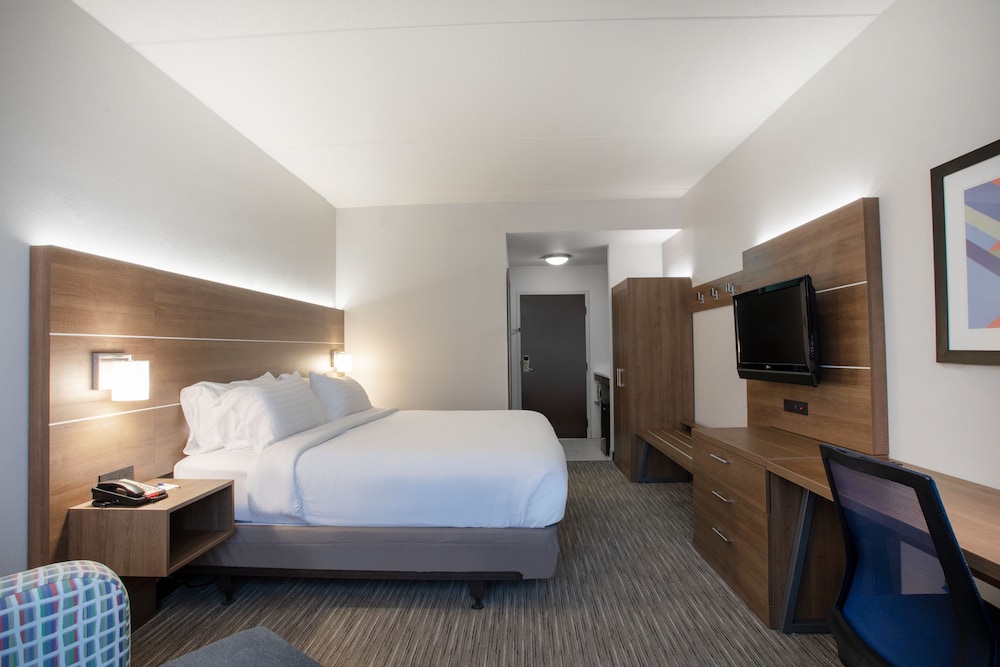 Holiday Inn Express Harrisburg East an IHG Hotel - photo 3