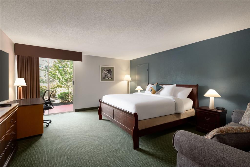 Baymont by Wyndham Salem Roanoke Area - photo 22
