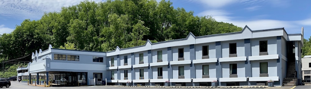 Days Inn by Wyndham Pittsburgh - photo 2