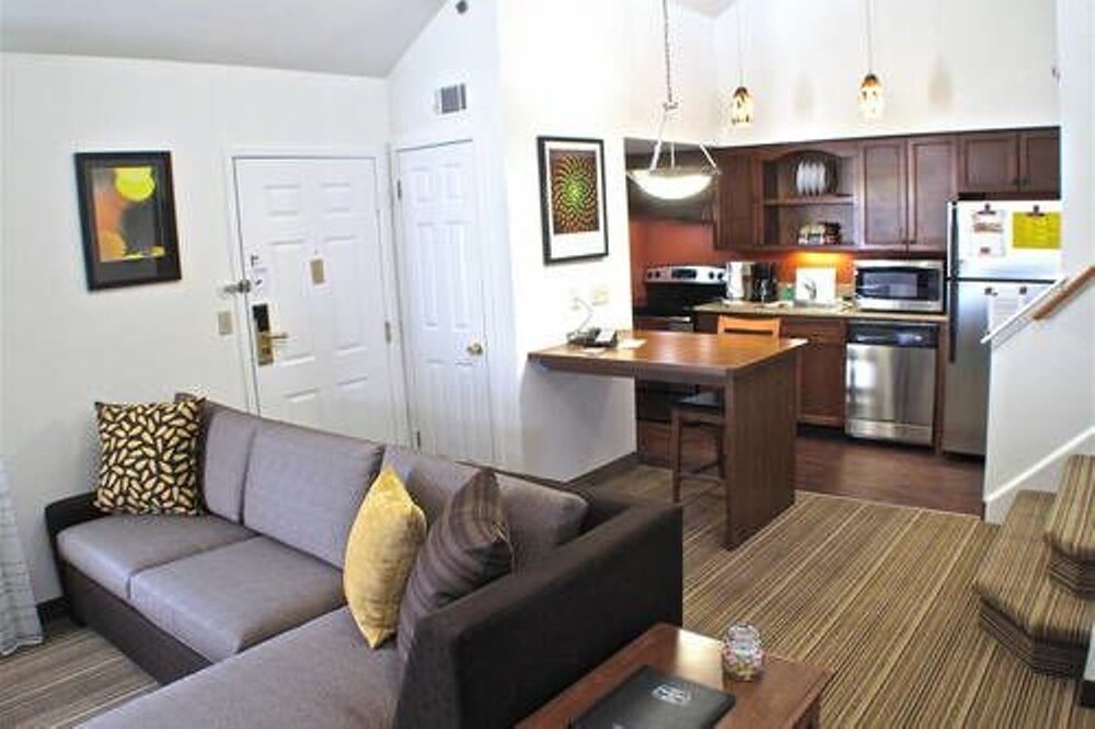 Albany Airport Inn and Suites - photo 11