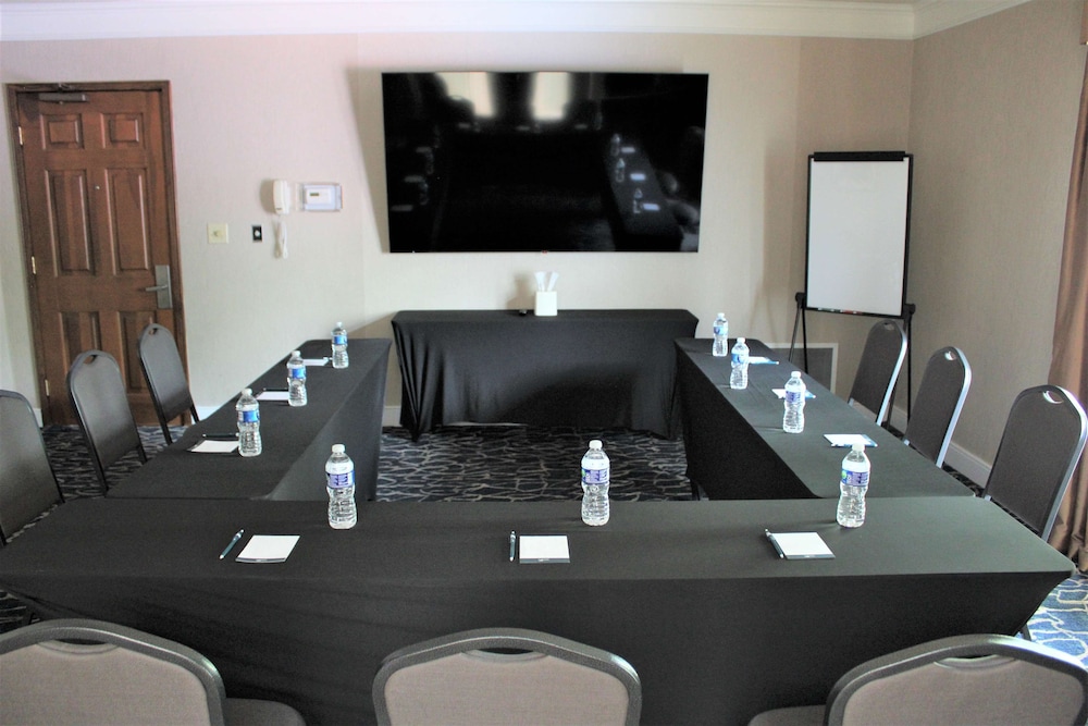 Homewood Suites by Hilton Chicago Schaumburg - photo 30
