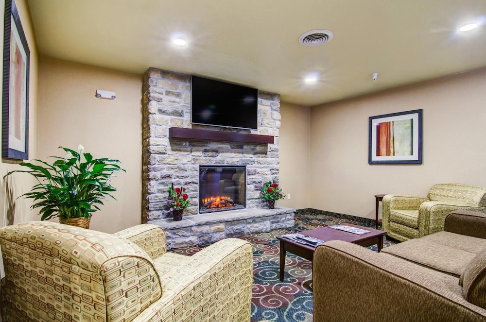 Castle Rock Inn & Suites - photo 4
