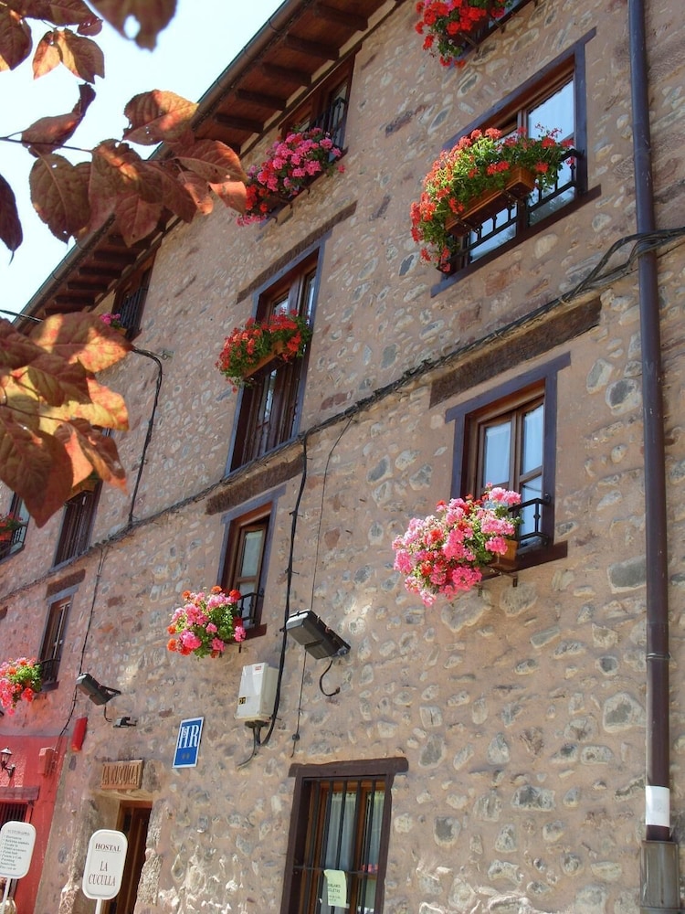 La Cuculla - carbon neutral hotel in Ezcaray