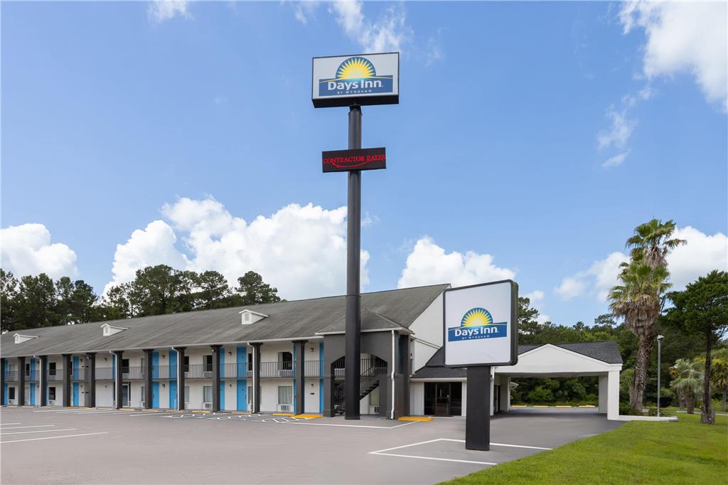 Days Inn by Wyndham Hardeeville Near Hilton Head - photo 2