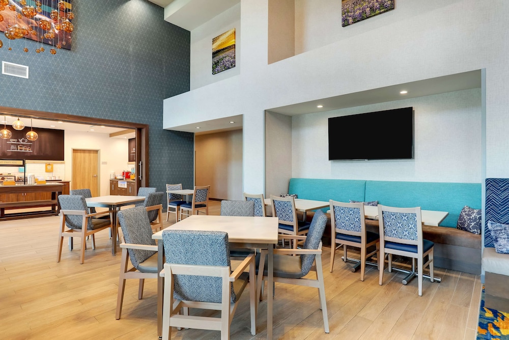 Hampton Inn & Suites Weatherford - photo 85