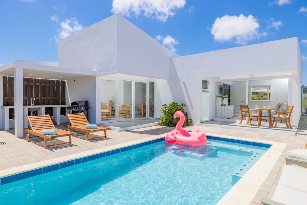 3BR 3BA Newly Built w Private Pool 5 min 2 Beach in Noord, Aruba