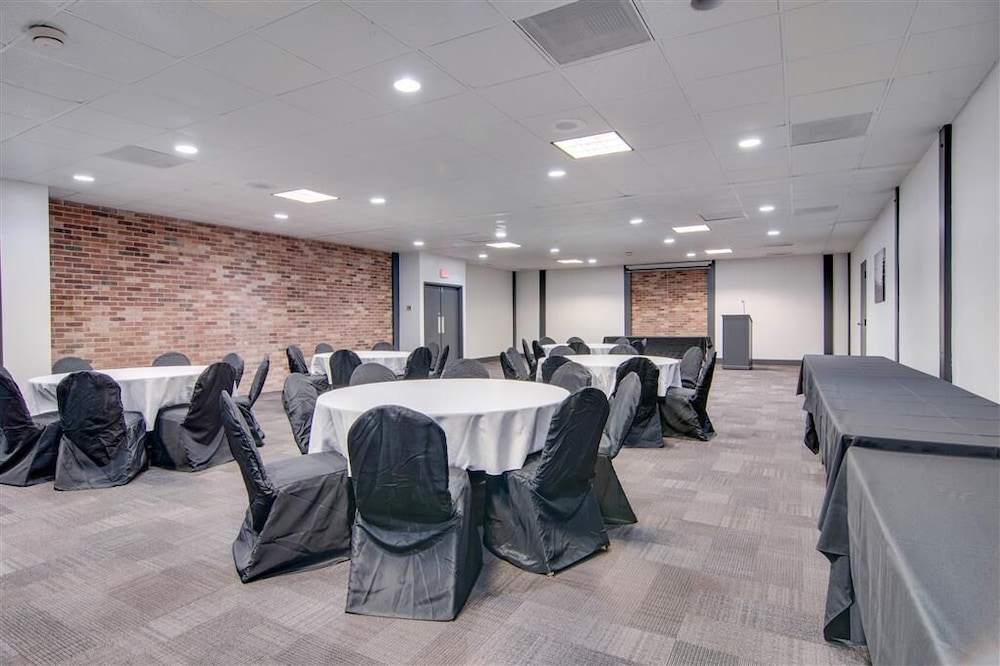Studio 6 Suites Clarion PA - photo 27
