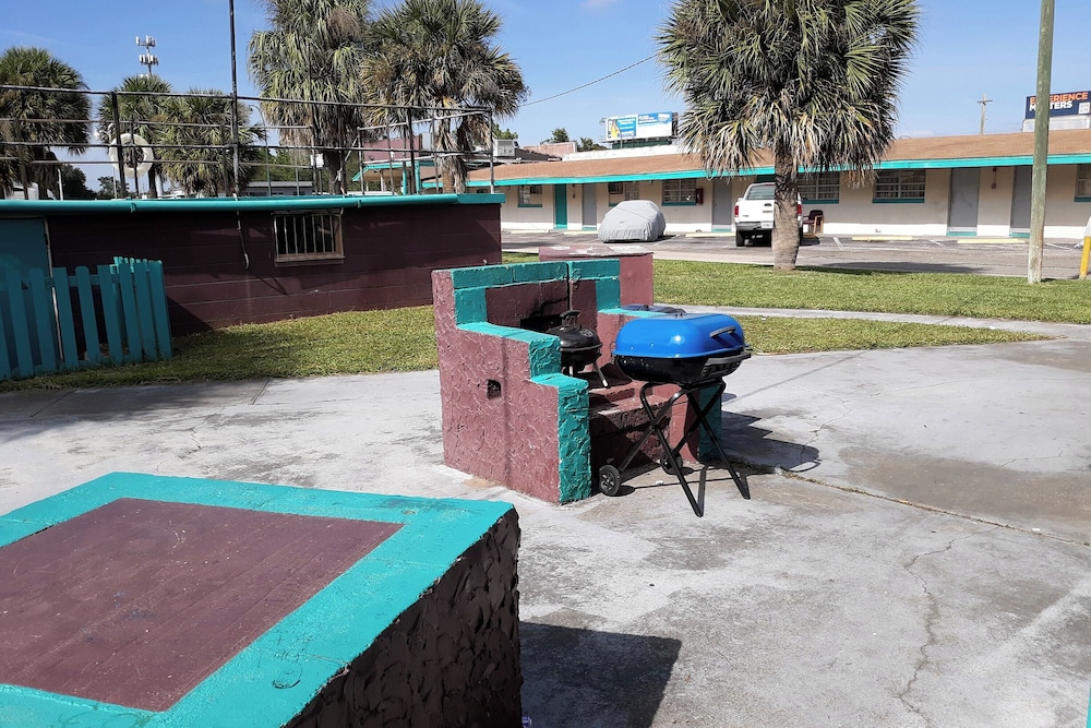 Arrow Motel By Oyo Near Downtown - photo 13