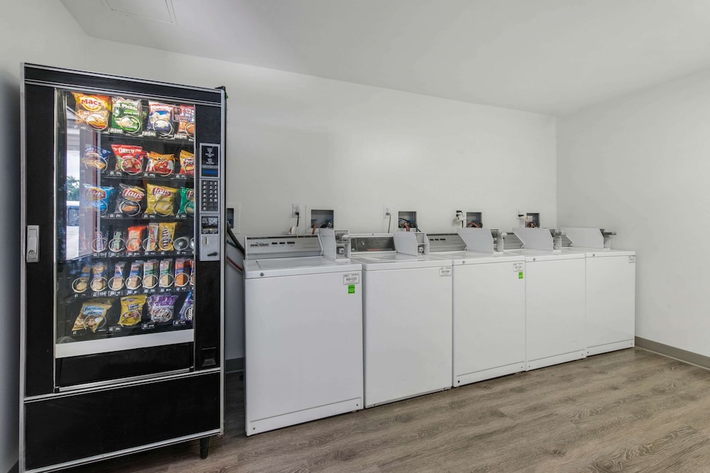 Birch Hill Suites Lakeland - photo 32