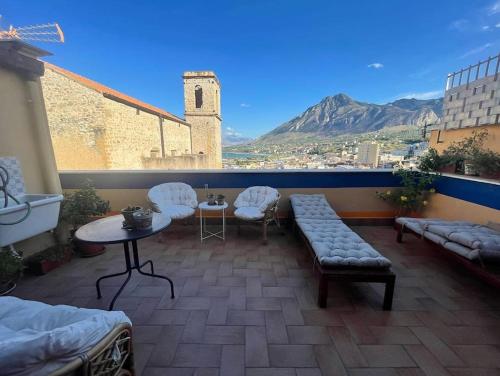 Bella Vista Sant Orsula 2 bedroom View Terrace Historic Center Spacious Apartment — 4-Star Luxury Hotel in Termini Imerese, Italy