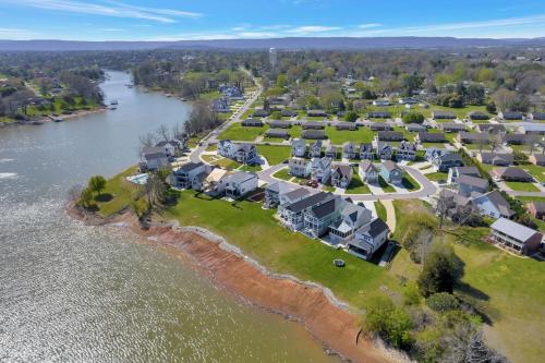 The Modern Mainstay at Barefoot Bay in Winchester, United States